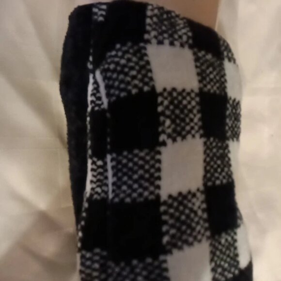 2 PAIR Pack S/M/Buffalo Plaid MUK LUKS CABIN SOCKS - Picture 3 of 6